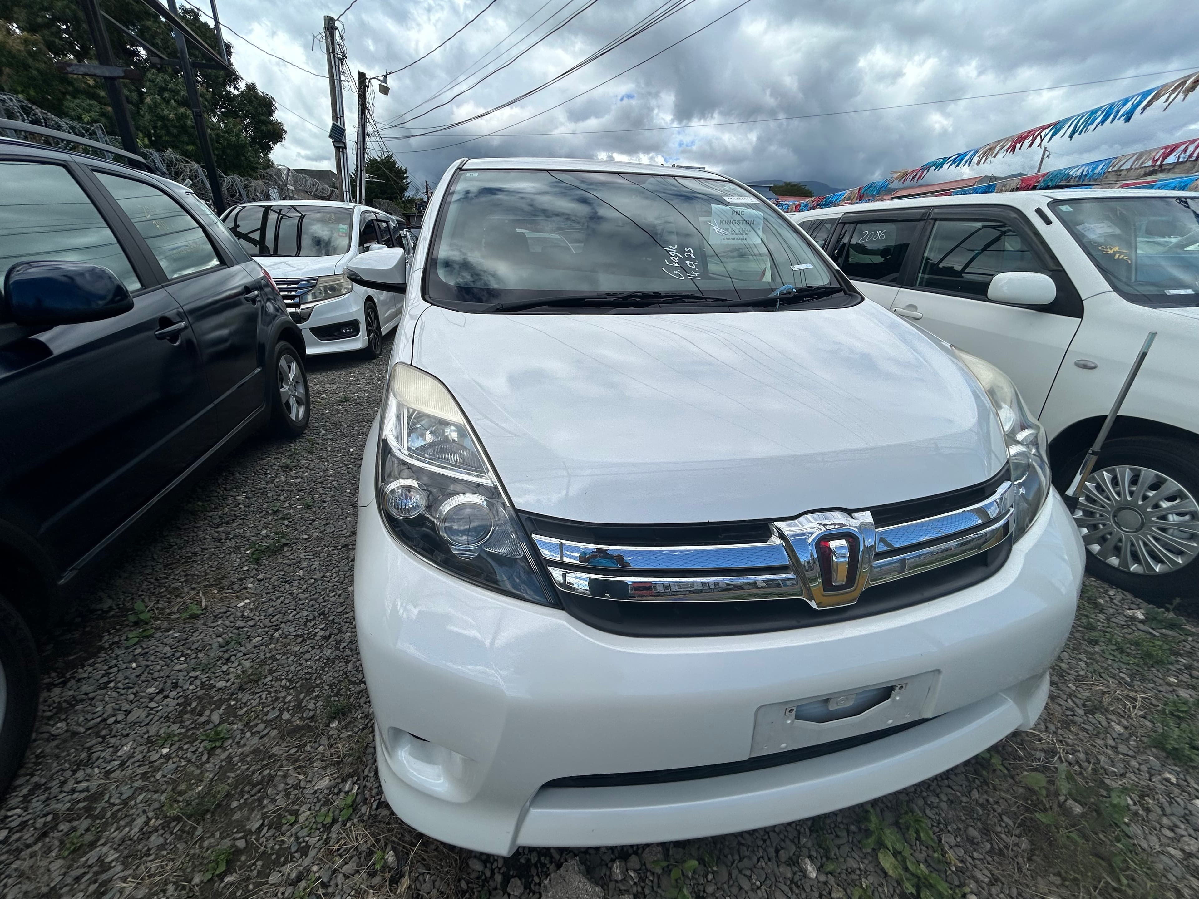2015 Toyota Isis